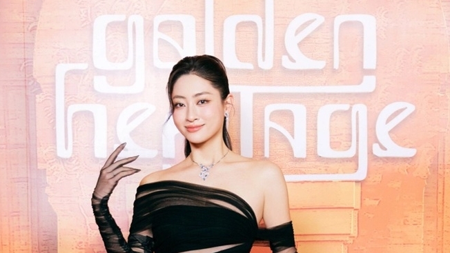 Dàn mỹ nhân khoe sắc trên thảm đỏ show thời trang NTK Lê Thanh Hoà