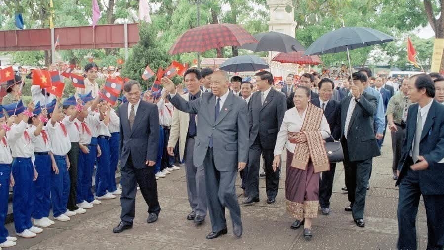 Chủ tịch Khamtay Siphandone: Người bạn lớn của nhân dân Việt Nam