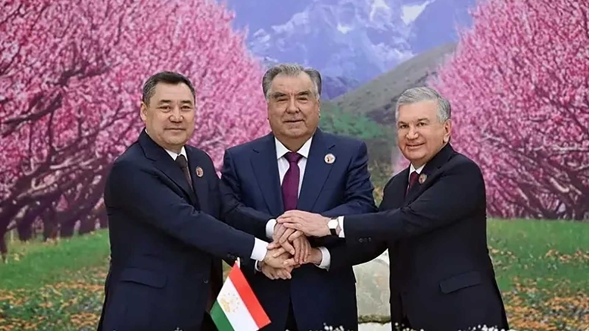 Cây cầu hòa bình cho Trung Á