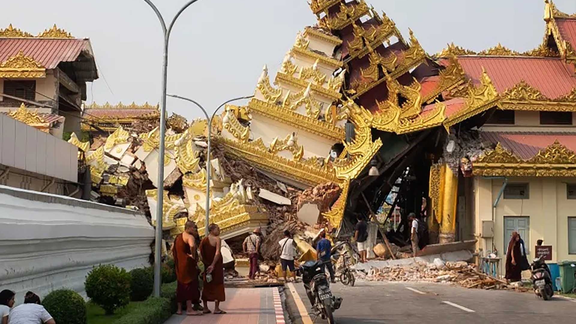 Động đất ở châu Á: Sự nổi giận của thiên nhiên và nỗi đau ở lại