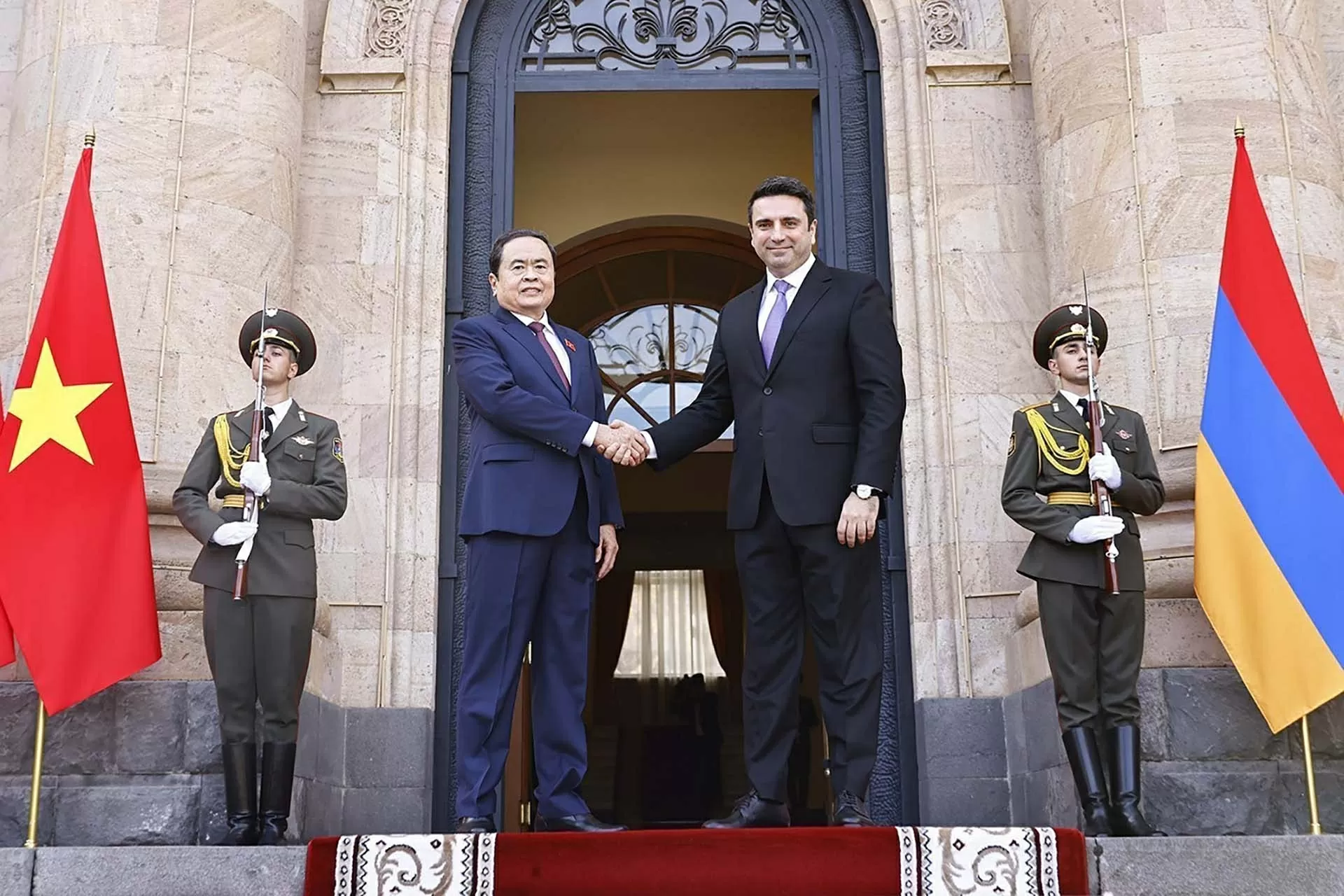 Chủ tịch Quốc hội Trần Thanh Mẫn hội đàm với Chủ tịch Quốc hội Armenia Làm sâu sắc hơn quan hệ hợp tác Việt Nam-Armenia trên tất cả các lĩnh vực