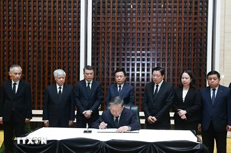 Tổng Bí thư Tô Lâm viếng đồng chí Khamtay Siphandone