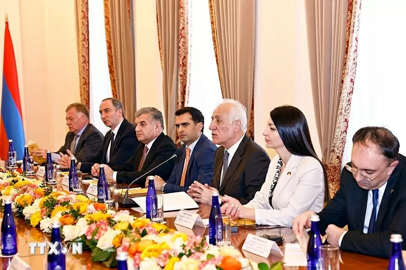 Chủ tịch Quốc hội Trần Thanh Mẫn hội kiến Tổng thống Armenia Chủ tịch Quốc hội Trần Thanh Mẫn hội kiến Tổng thống Armenia