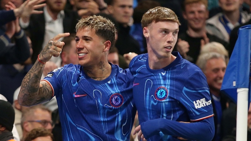 Cole Palmer vượt Bruno Fernandes trong ngày giải cơn khát kiến tạo