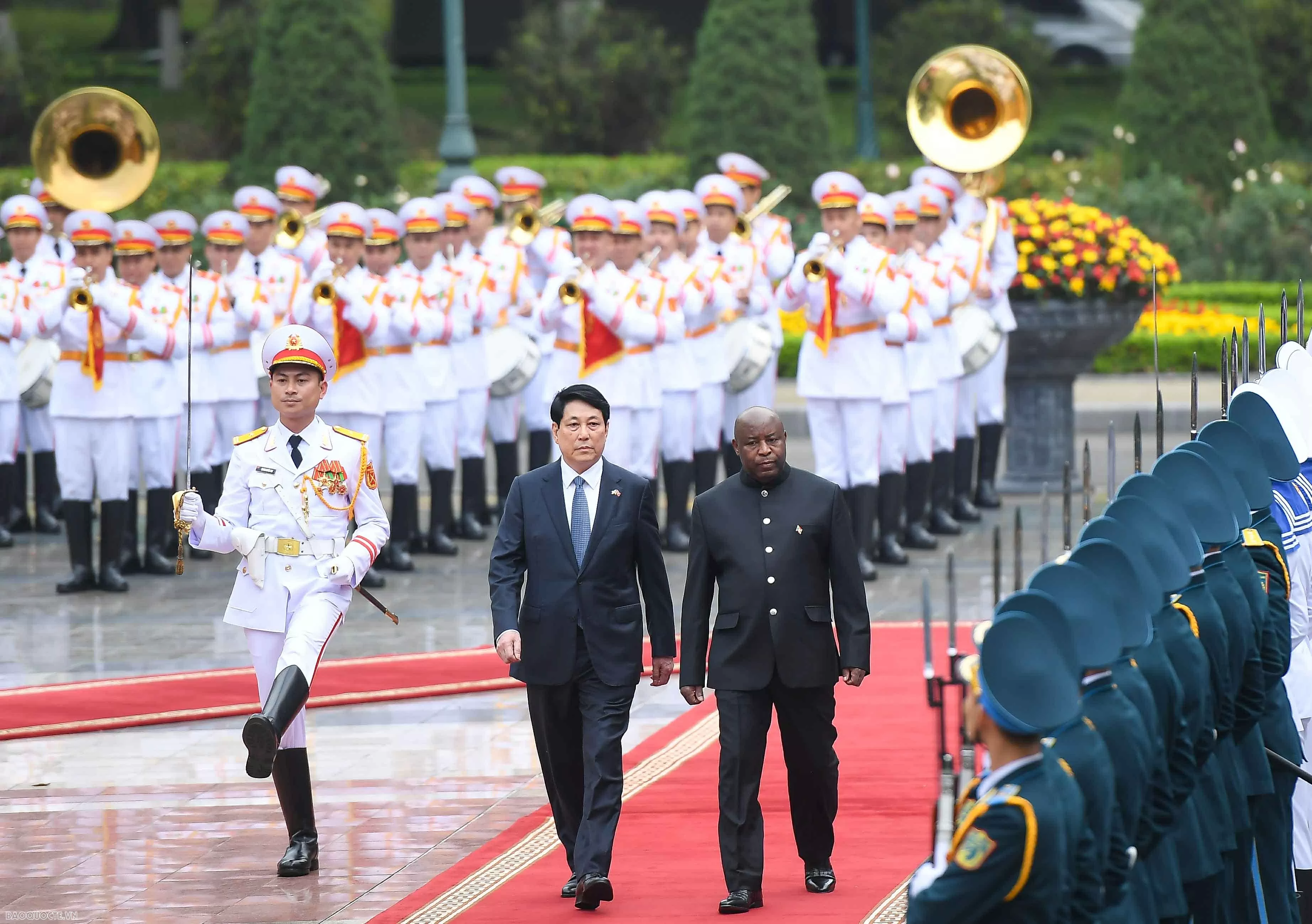 Chủ tịch nước Lương Cường chủ trì lễ đón chính thức Tổng thống Burundi Chủ tịch nước Lương Cường chủ trì lễ đón chính thức Tổng thống Burundi