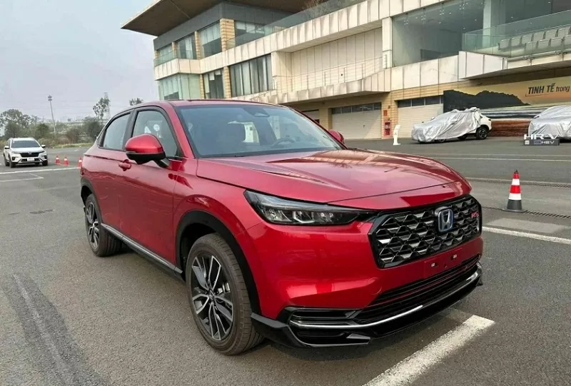 Theo công bố từ Honda, HR-V hybrid sẽ tiết kiệm nhiên liệu hơn 30% so với bản động cơ xăng thông thường. Theo công bố từ Honda, HR-V hybrid sẽ tiết kiệm nhiên liệu hơn 30% so với bản động cơ xăng thông thường.