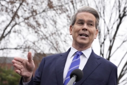 Sau 'đòn' thuế đối ứng của Tổng thống Trump, một thành viên Nội các Mỹ có khả năng rời ghế