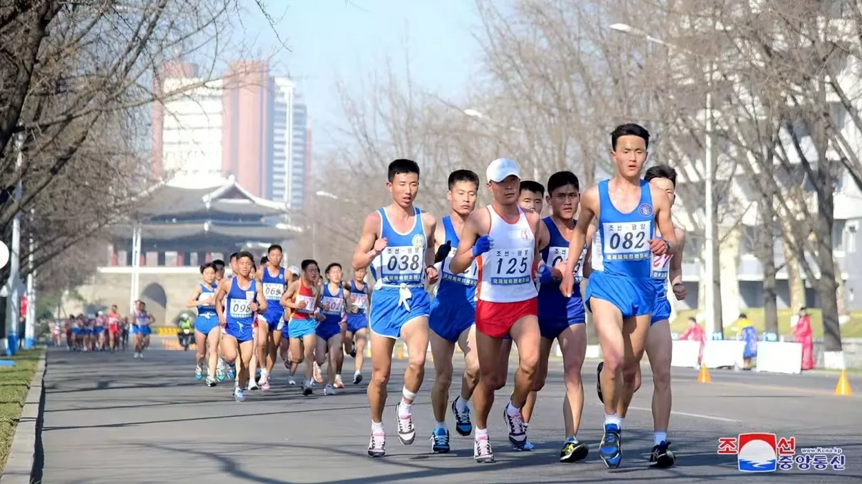 Triều Tiên: Giải chạy marathon quốc tế Bình Nhưỡng đầu tiên trong 6 năm Triều Tiên: Giải chạy marathon quốc tế Bình Nhưỡng đầu tiên trong 6 năm