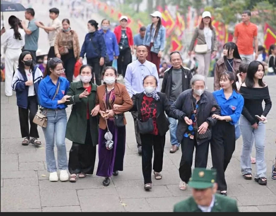 undefined Hàng triệu đồng bào và du khách hành hương về Đền Hùng trước ngày Giỗ Tổ Hùng Vương