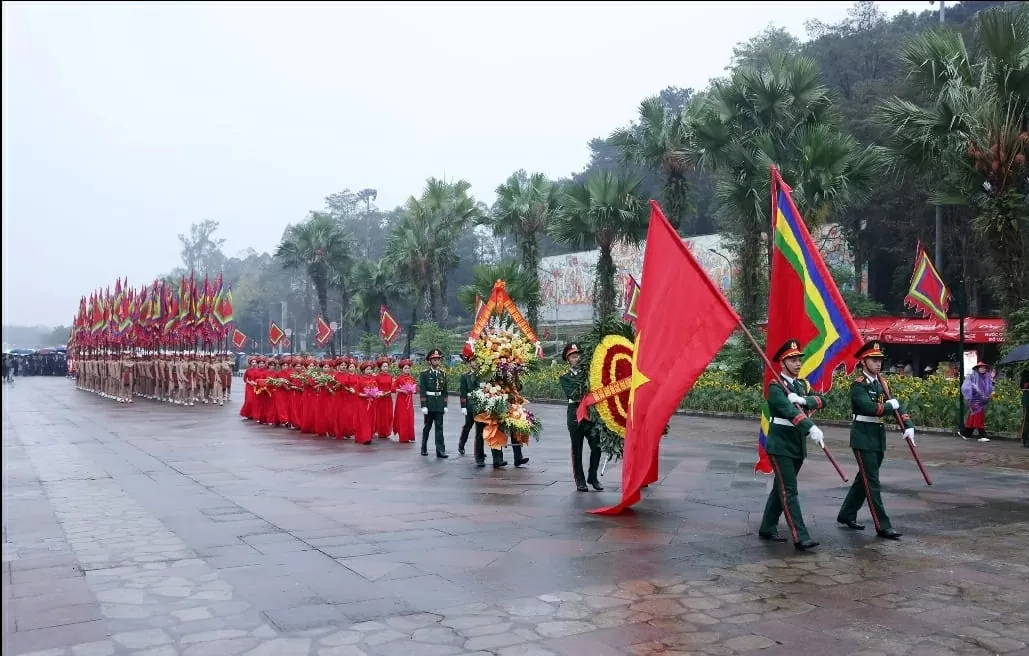 undefined Chủ tịch nước Lương Cường dâng hương Giỗ Tổ Hùng Vương năm 2025