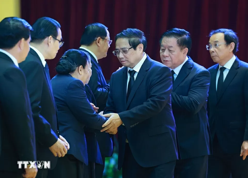 Thủ tướng Phạm Minh Chính viếng nguyên Chủ tịch Đảng NDCM Lào, nguyên Chủ tịch nước Lào Khamtay Siphandone