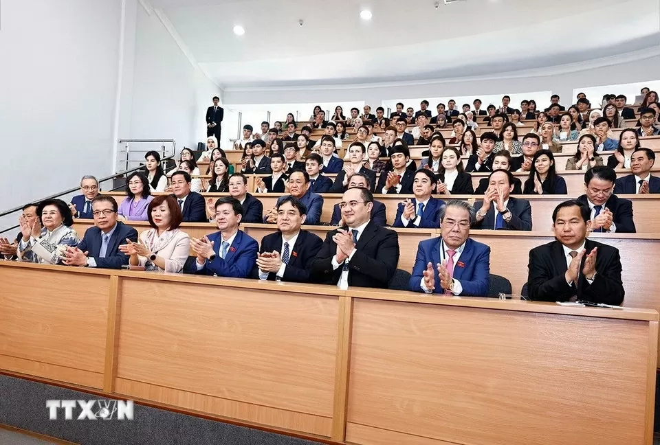 Chủ tịch Quốc hội Trần Thanh Mẫn và Phu nhân thăm Đại học Phương Đông Tashkent Chủ tịch Quốc hội Trần Thanh Mẫn: Nghiên cứu phương Đông là chìa khóa giải mã những giá trị cốt lõi