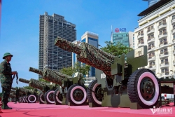 Ngắm dàn đại bác sẵn sàng đón đại lễ 50 năm Ngày Thống nhất đất nước tại bến Bạch Đằng