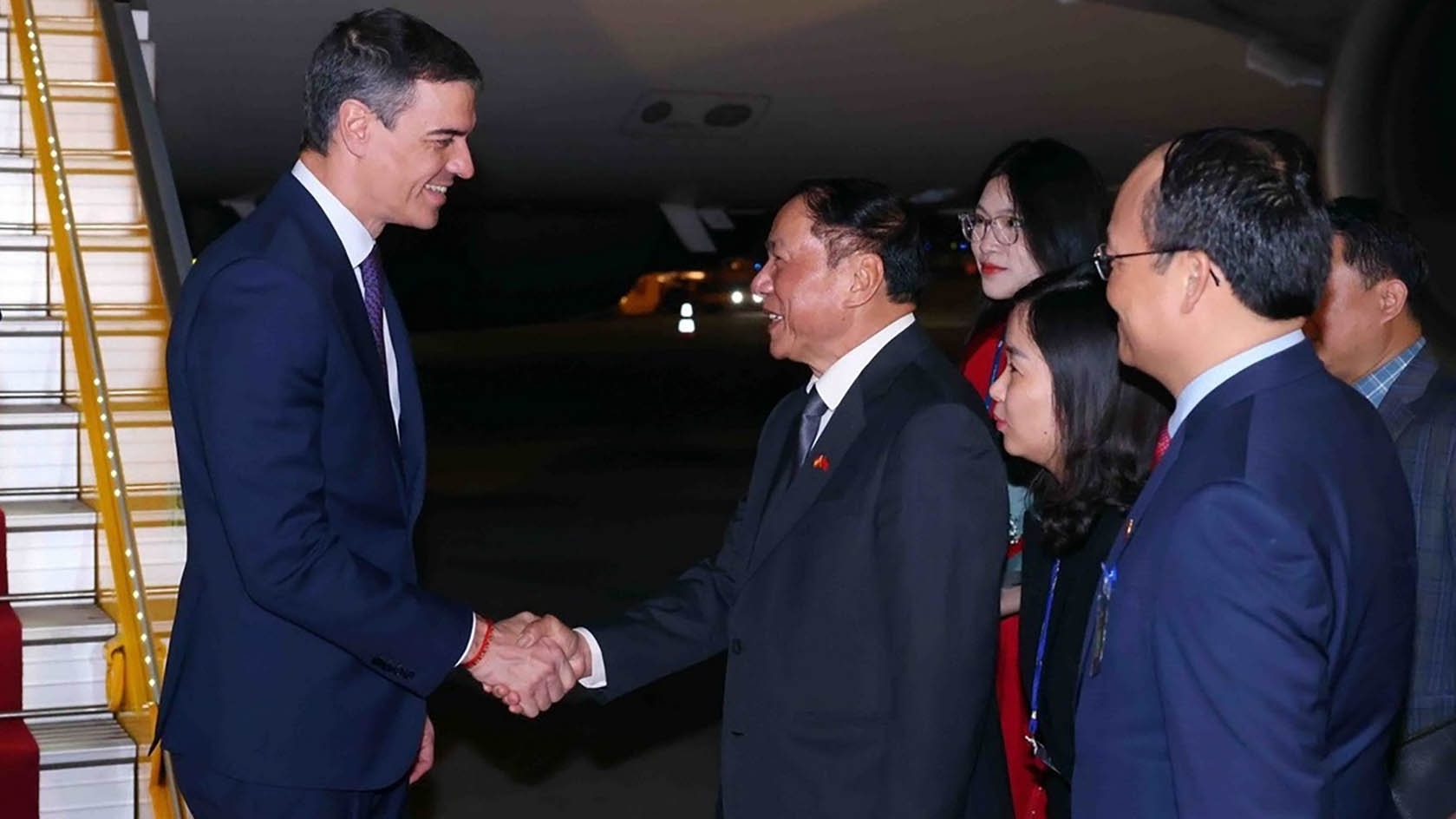 Thủ tướng Tây Ban Nha Pedro Sánchez đến Hà Nội, bắt đầu chuyến thăm chính thức Việt Nam