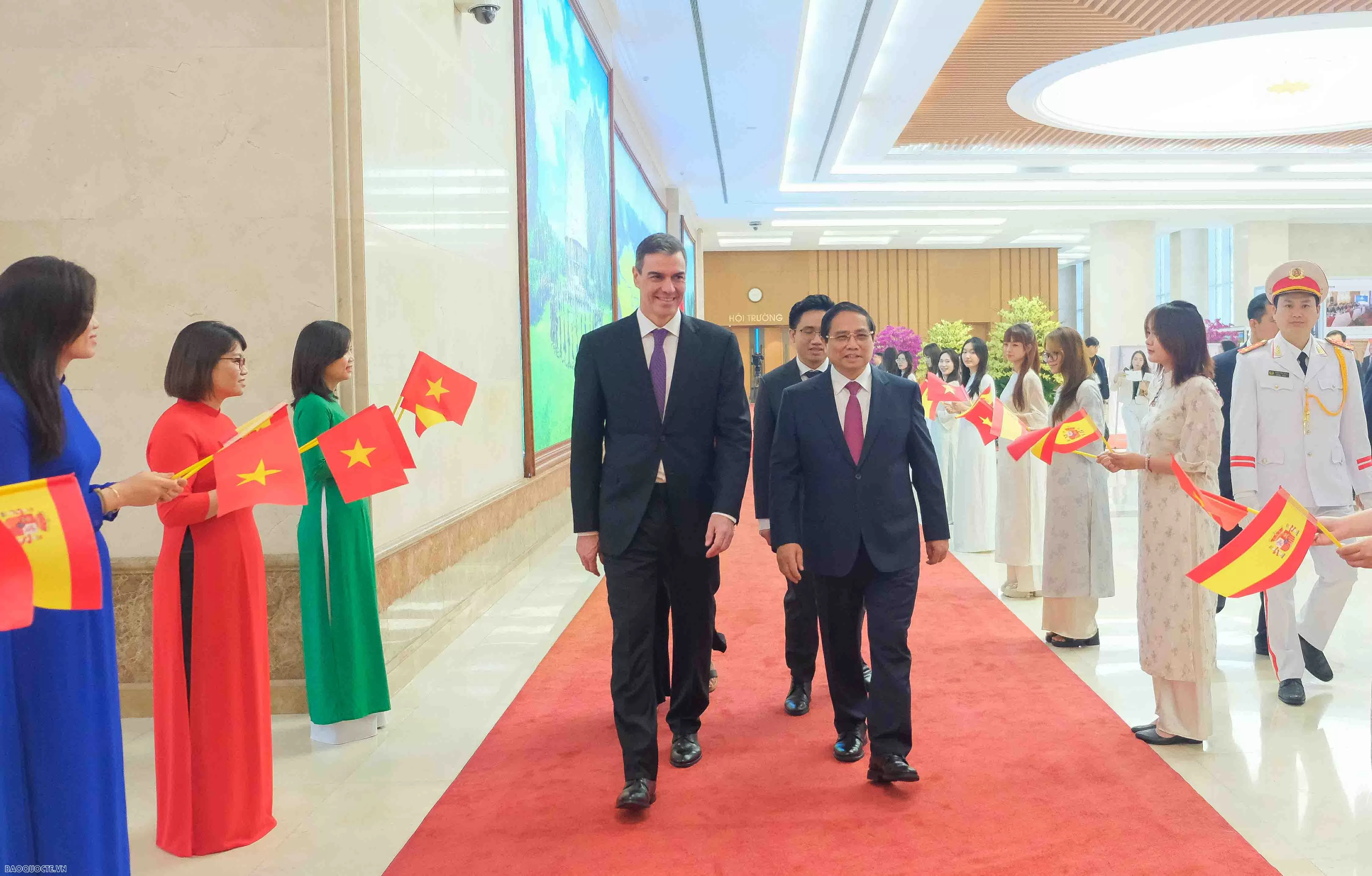 Lễ đón chính thức Thủ tướng Tây Ban Nha Pedro Sánchez Lễ đón chính thức Thủ tướng Tây Ban Nha Pedro Sánchez