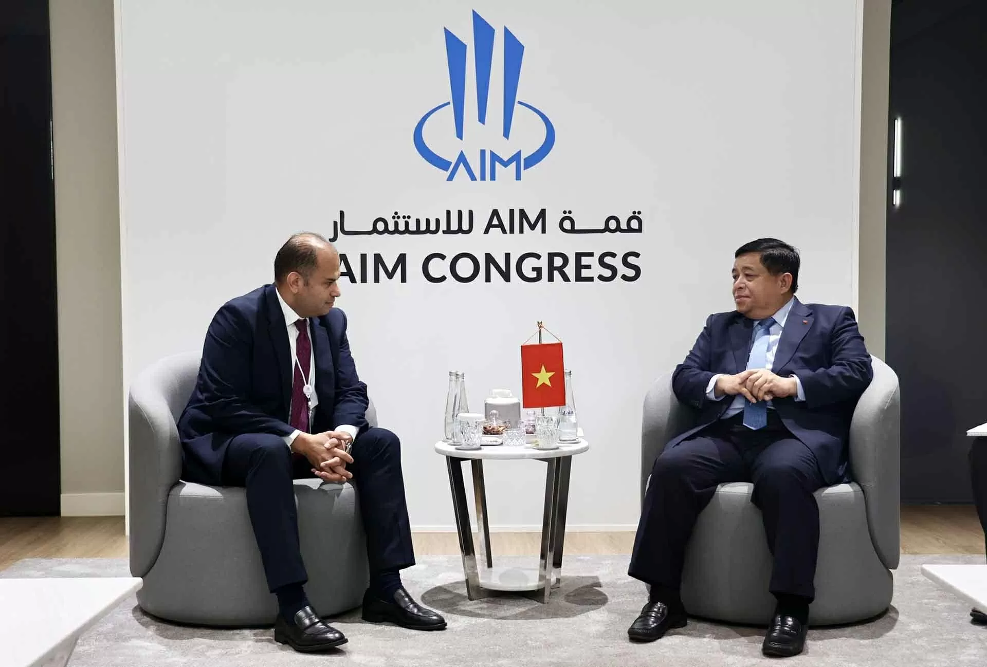 Việt Nam coi trọng quan hệ với UAE, mong muốn tạo đột phá cho hợp tác kinh tế, đầu tư Việt Nam coi trọng quan hệ với UAE, mong muốn tạo đột phá cho hợp tác kinh tế, đầu tư