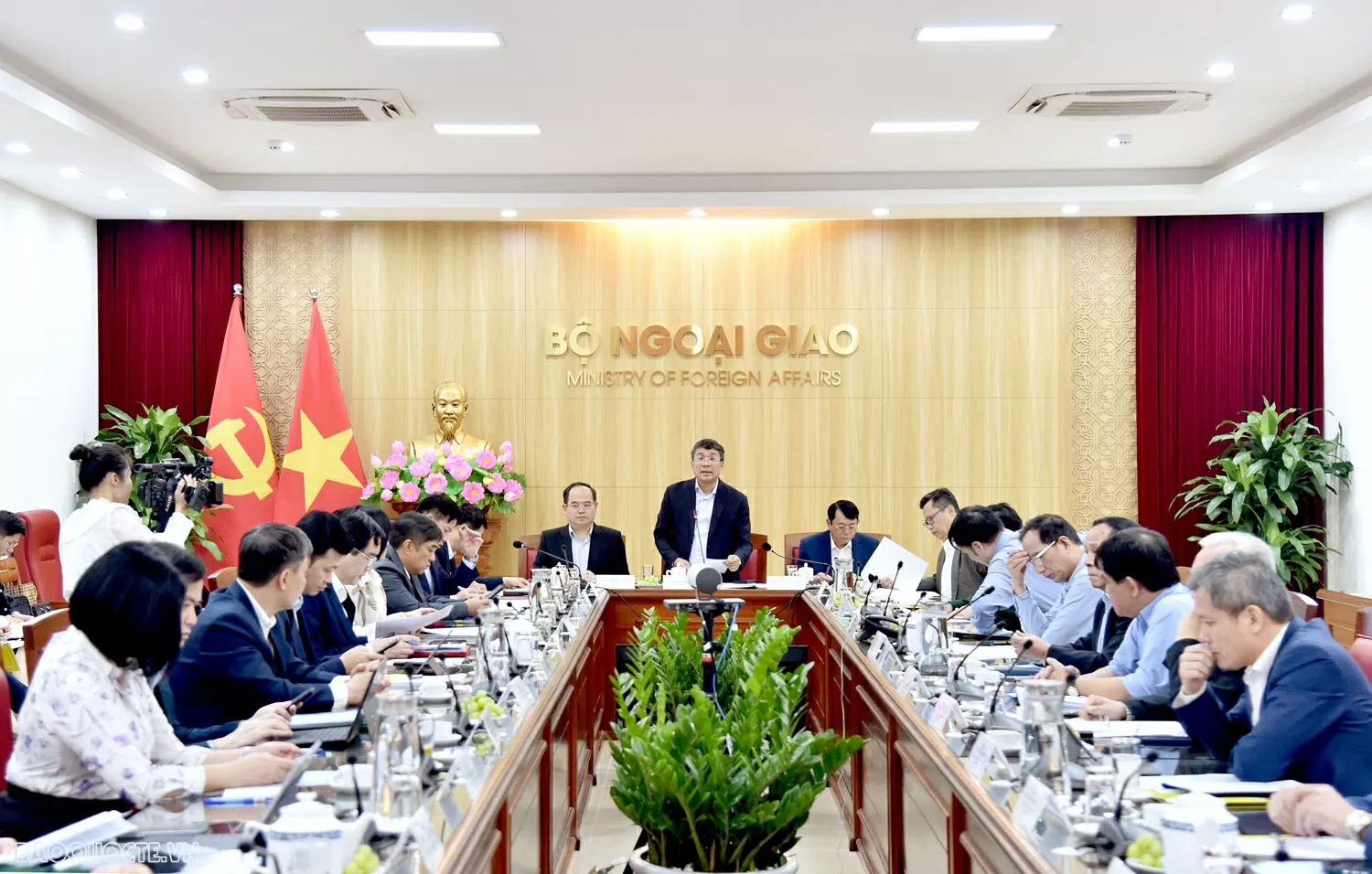 Bộ Ngoại giao và tỉnh Cao Bằng tổ chức Hội nghị đẩy mạnh triển khai Hiệp định hợp tác bảo vệ và khai thác tài nguyên du lịch thác Bản Giốc-Đức Thiên Bộ Ngoại giao và tỉnh Cao Bằng tổ chức Hội nghị đẩy mạnh triển khai Hiệp định hợp tác bảo vệ và khai thác tài nguyên du lịch thác Bản Giốc - Đức Thiên