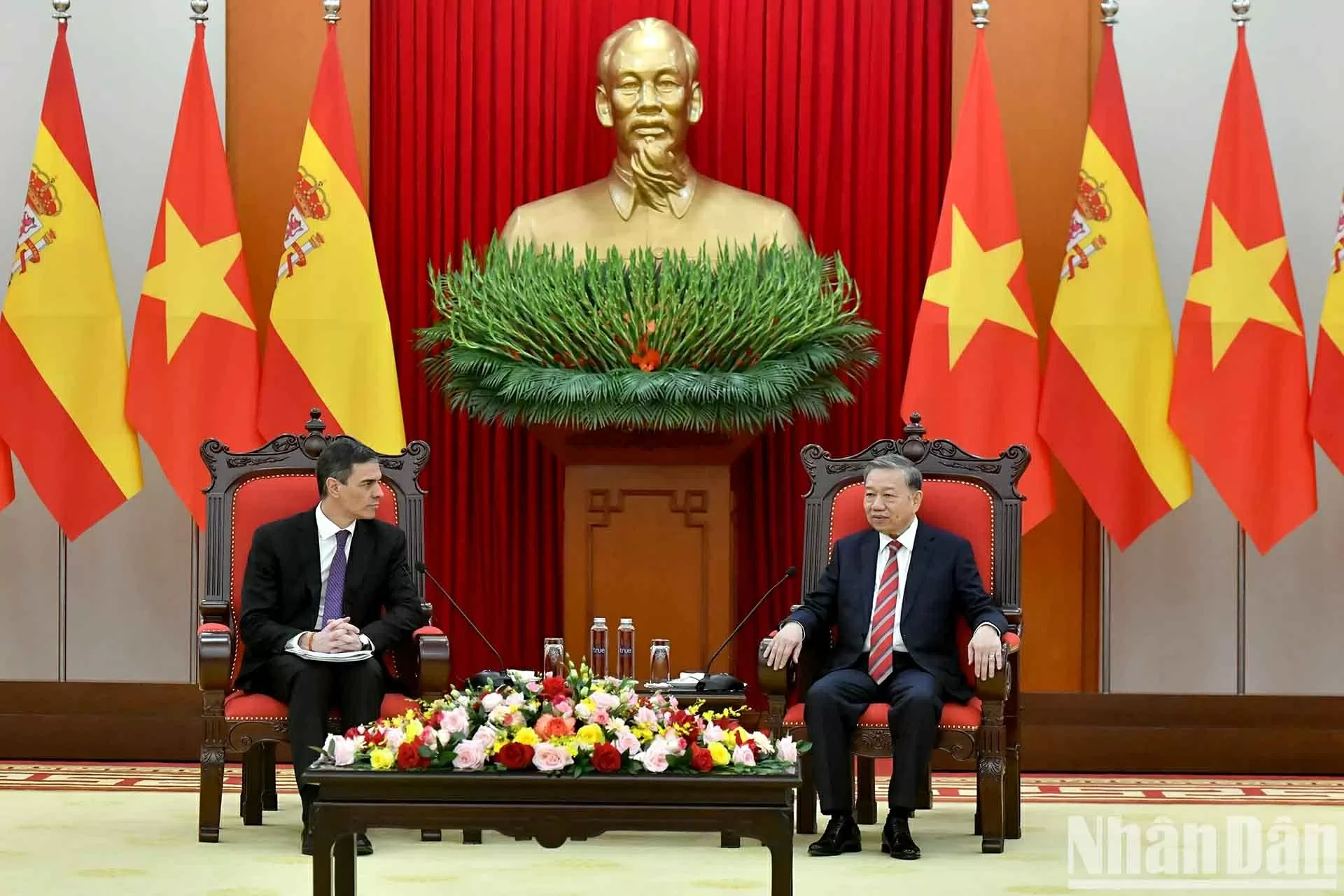 Tổng Bí thư Tô Lâm tiếp Thủ tướng Tây Ban Nha Pedro Sánchez. (Nguồn: Báo Nhân dân)