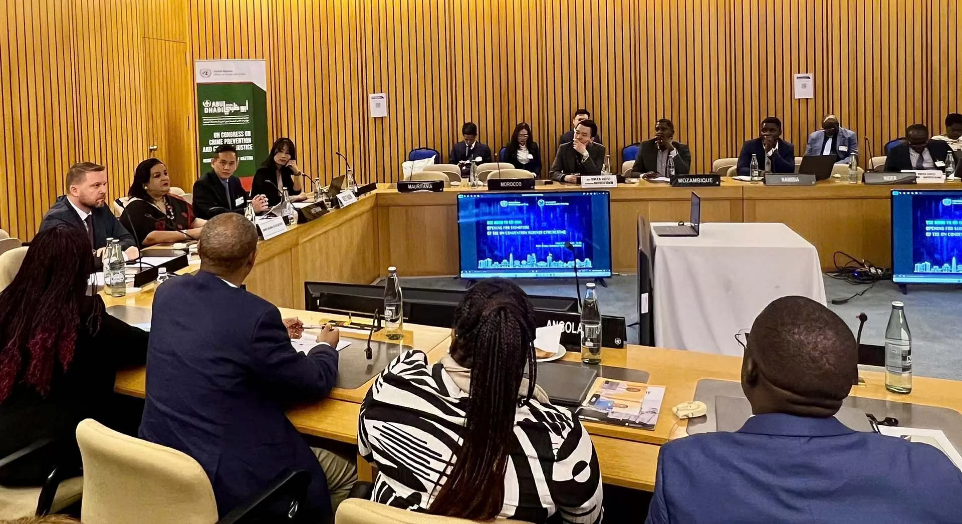 Việt Nam giới thiệu với các nước châu Phi về Lễ mở ký Công ước của Liên hợp quốc về chống tội phạm mạng Việt Nam giới thiệu với các nước châu Phi về Lễ mở ký Công ước của Liên hợp quốc về chống tội phạm mạng