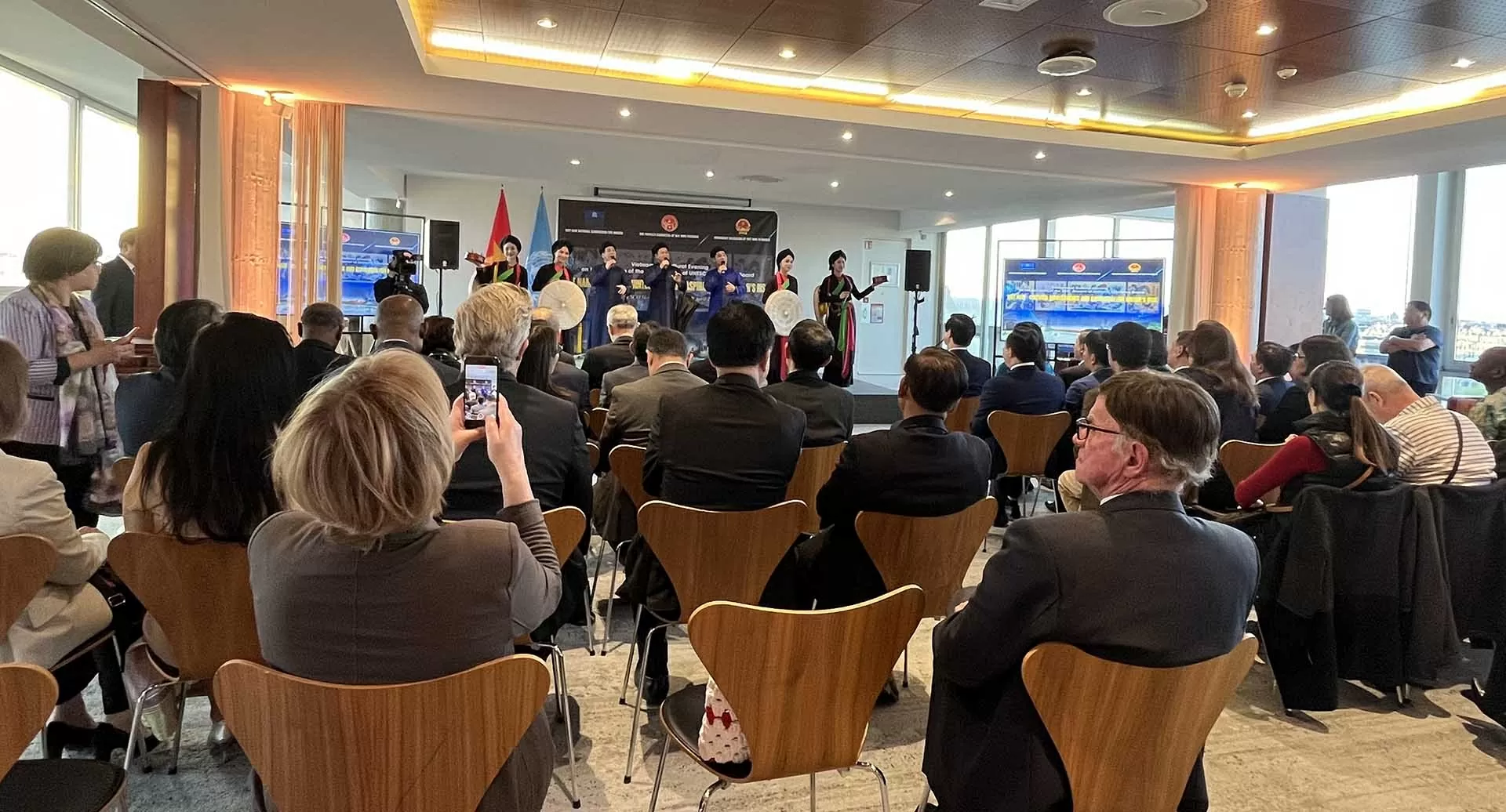 Tinh hoa văn hóa Việt Nam tỏa sáng tại trụ sở UNESCO ở Paris Tinh hoa văn hóa Việt Nam tỏa sáng tại trụ sở UNESCO ở Paris