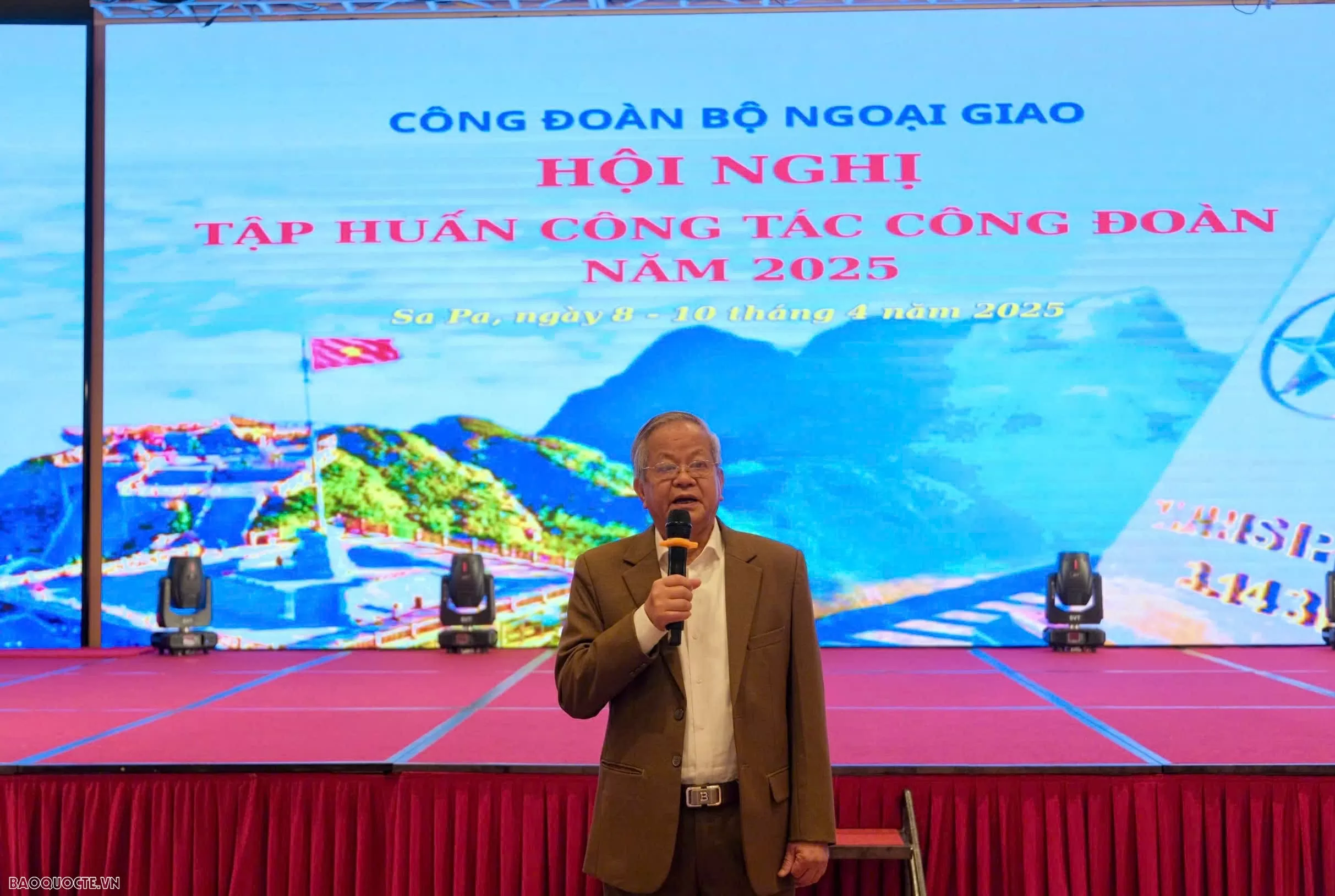 Tăng cường kỹ năng tổ chức hoạt động tập thể, xây dựng tình đoàn kết, hướng tới kỷ niệm 80 năm thành lập ngành Ngoại giao Tăng cường kỹ năng tổ chức hoạt động tập thể, xây dựng tình đoàn kết, hướng tới kỷ niệm 80 năm thành lập ngành Ngoại giao