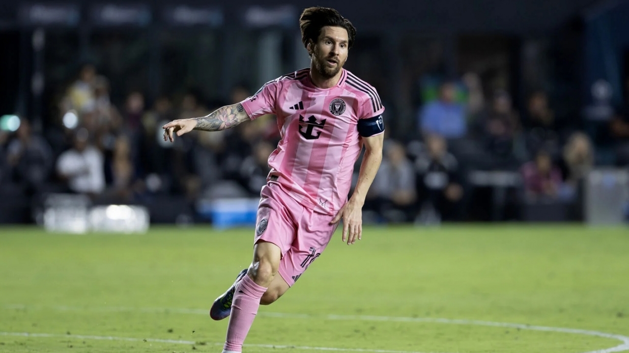 Messi lại sắm vai cứu tinh của Inter Miami