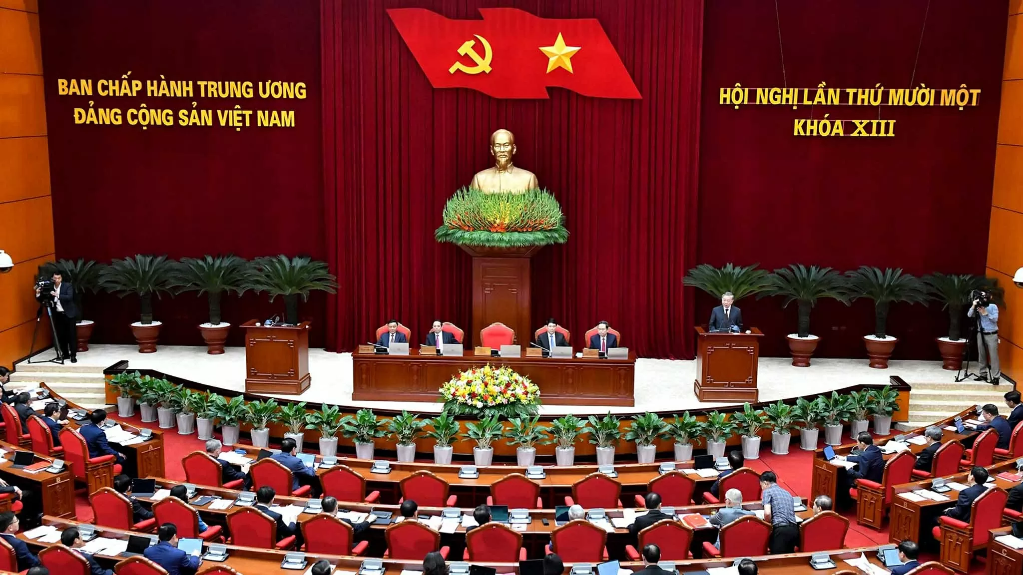 Khai mạc Hội nghị lần thứ 11 Ban Chấp hành Trung ương Đảng khóa XIII Khai mạc Hội nghị lần thứ 11 Ban Chấp hành Trung ương Đảng khóa XIII