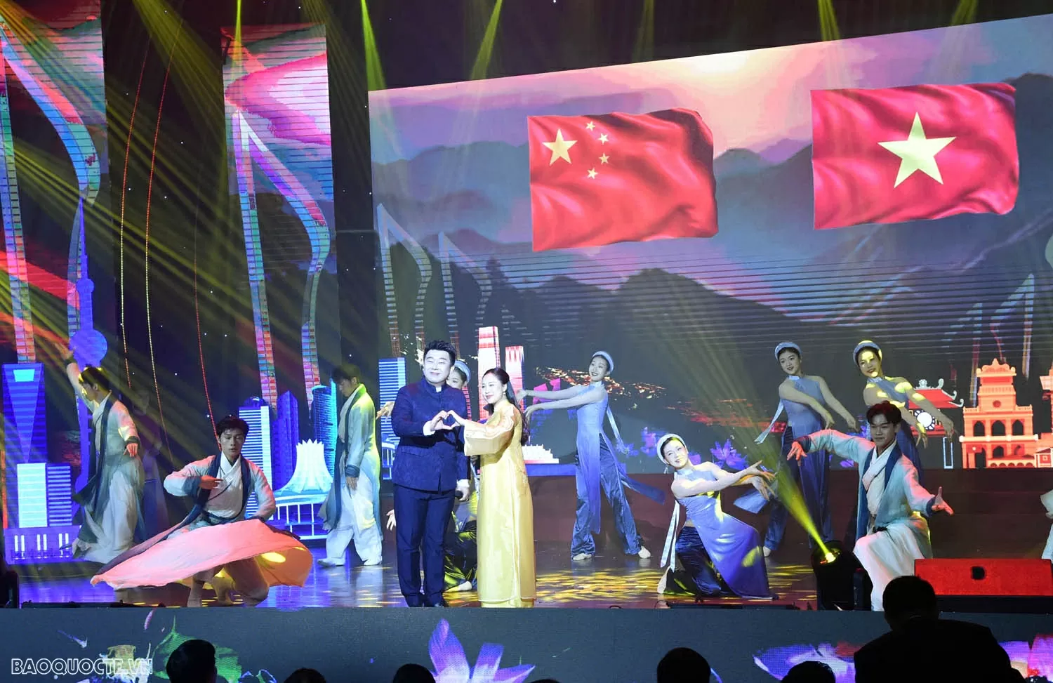 Thúc đẩy hợp tác, tăng cường hiểu biết giữa các cơ quan báo chí Việt Nam – Trung Quốc Thúc đẩy hợp tác, tăng cường hiểu biết giữa các cơ quan báo chí Việt Nam–Trung Quốc