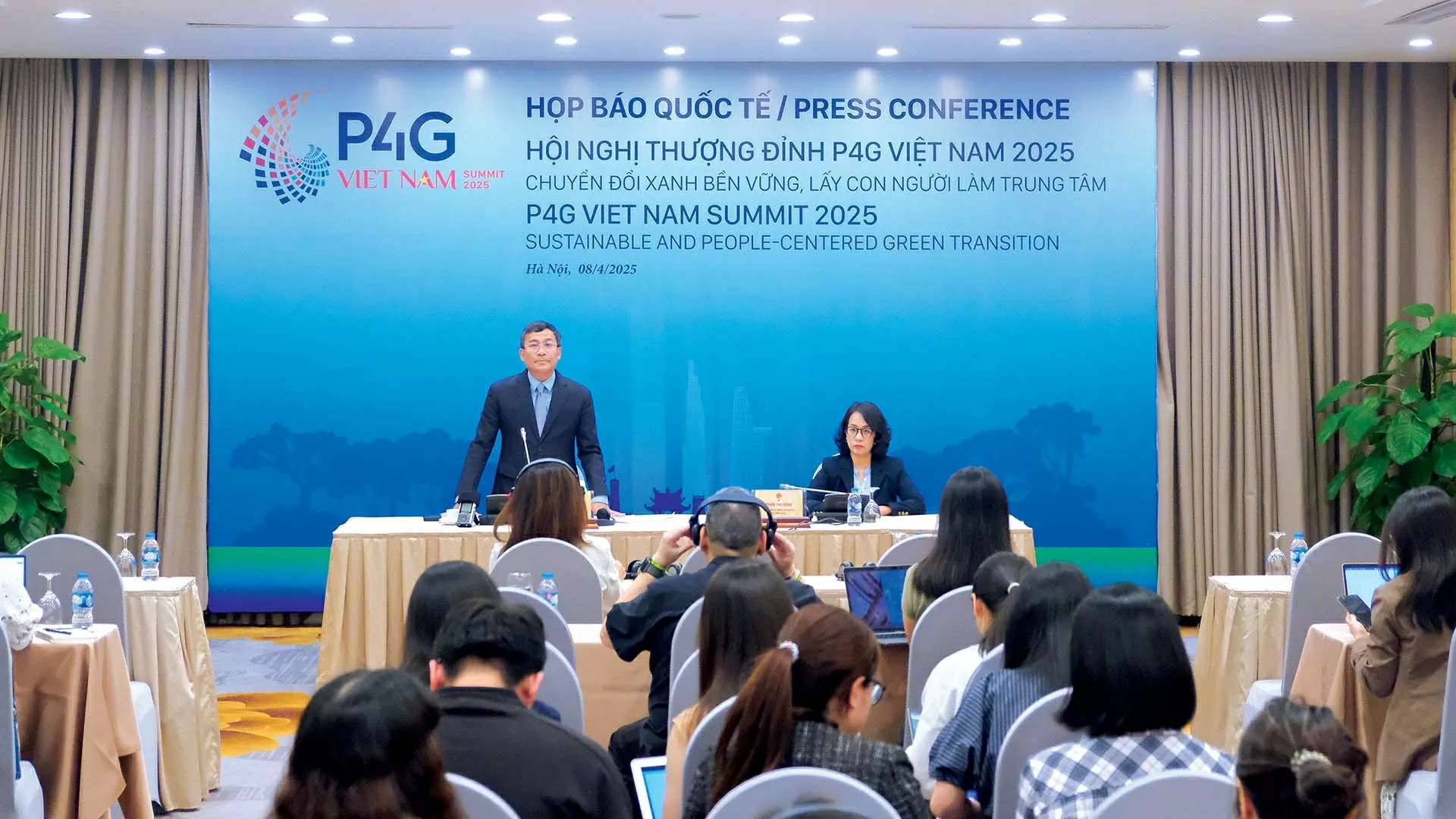 Thứ trưởng Thường trực Bộ Ngoại giao Nguyễn Minh Vũ chủ trì họp báo quốc tế Hội nghị thượng đỉnh P4G Việt Nam 2025, ngày 8/4. (Ảnh: Nguyễn Hồng) Thứ trưởng Thường trực Bộ Ngoại giao Nguyễn Minh Vũ chủ trì họp báo quốc tế Hội nghị thượng đỉnh P4G Việt Nam 2025, ngày 8/4. (Ảnh: Nguyễn Hồng)