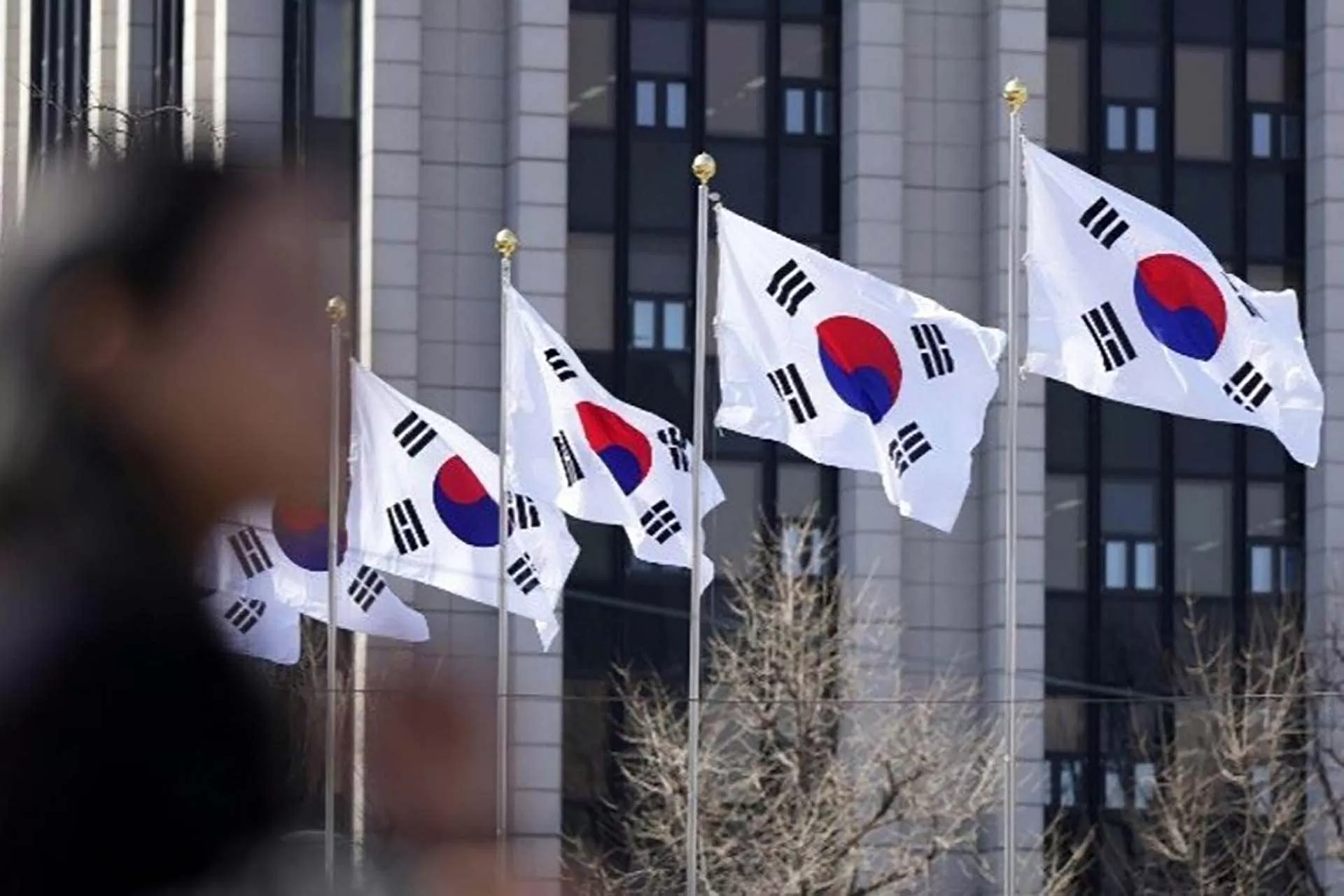 Hàn Quốc nhanh chóng ấn định ngày 3/6 tổ chức bầu cử tổng thống mới. Hàn Quốc nhanh chóng ấn định ngày 3/6 tổ chức bầu cử tổng thống mới.