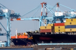 Mỹ tiếp tục giảm thuế 66% cho hàng Trung Quốc