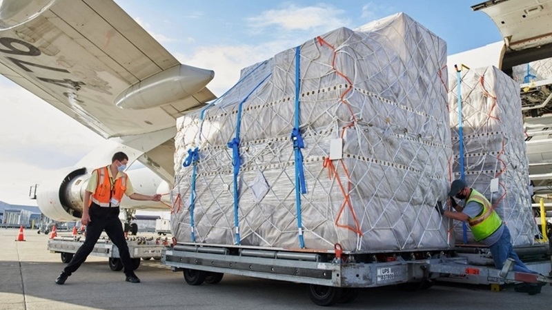 Apple chuyển 600 tấn iPhone sang Mỹ để tránh thuế