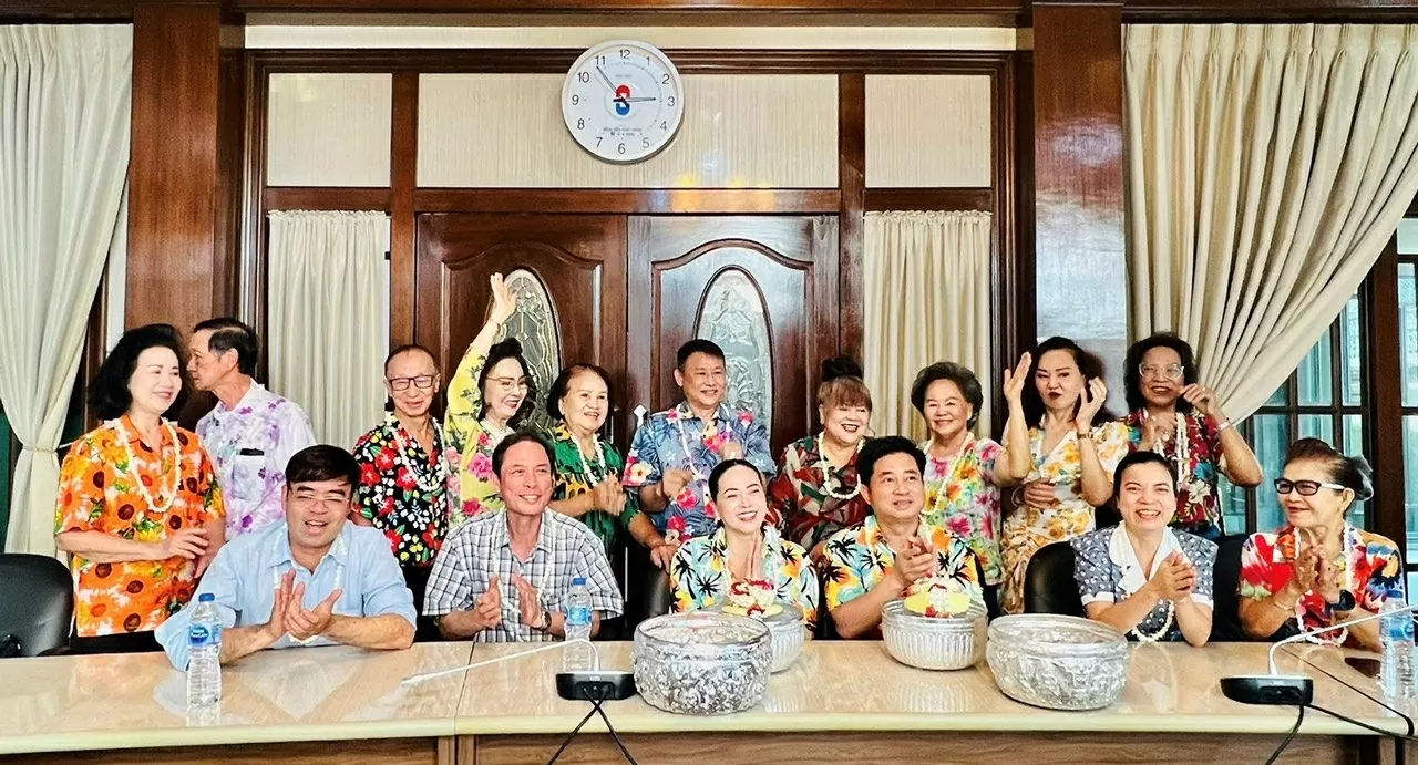 Tổng Lãnh sự Việt Nam dự Tết cổ truyền Bunpimay của Lào và Songkran của Thái Lan Tổng Lãnh sự Việt Nam dự Tết cổ truyền Bunpimay của Lào và Songkran của Thái Lan