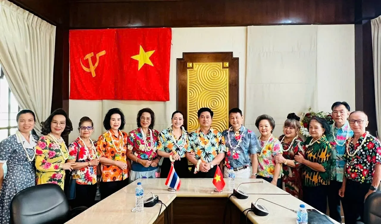 Tổng Lãnh sự Việt Nam dự Tết cổ truyền Bunpimay của Lào và Songkran của Thái Lan Tổng Lãnh sự Việt Nam dự Tết cổ truyền Bunpimay của Lào và Songkran của Thái Lan