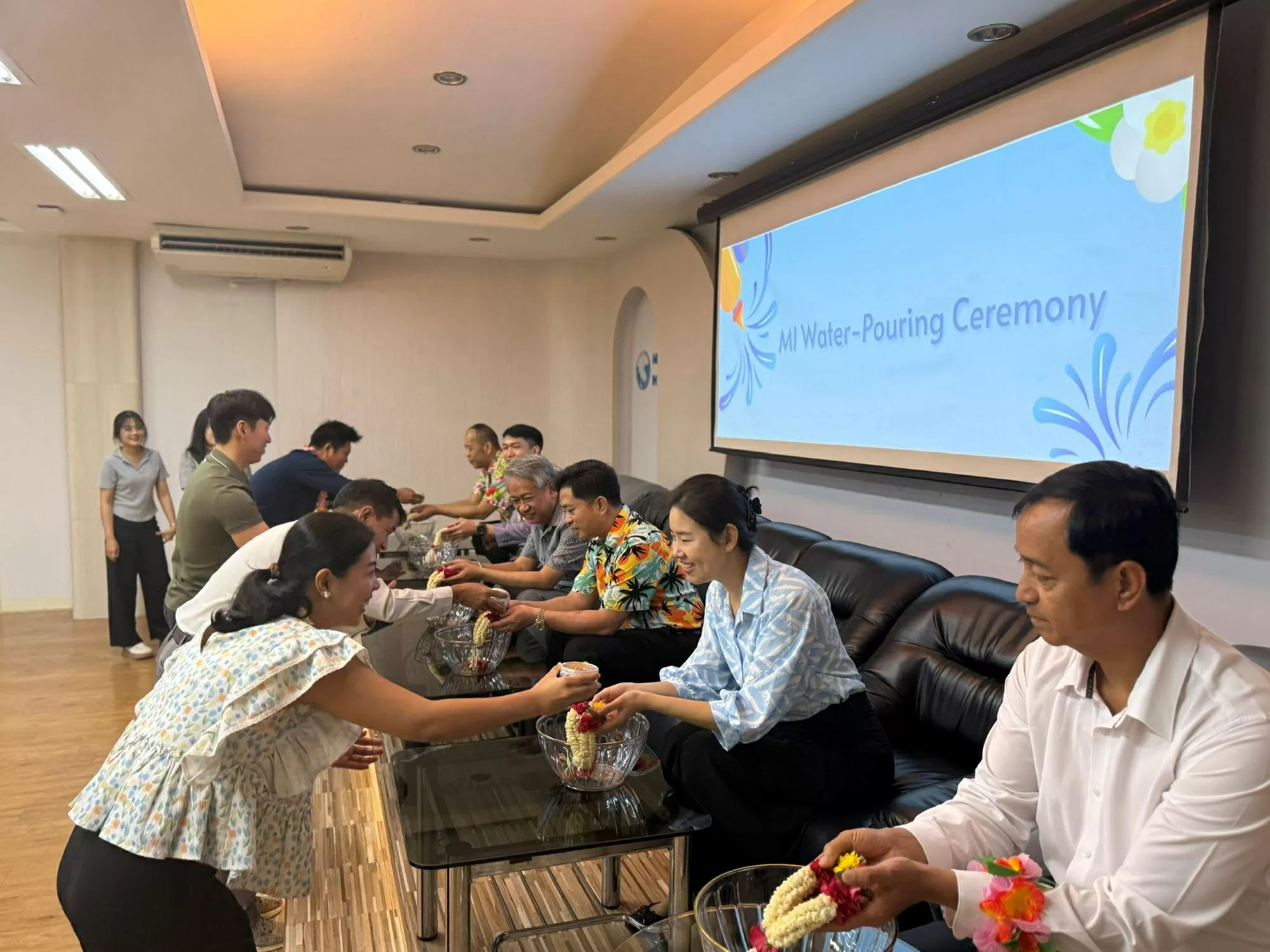 Tổng Lãnh sự Việt Nam dự Tết cổ truyền Bunpimay của Lào và Songkran của Thái Lan Tổng Lãnh sự Việt Nam dự Tết cổ truyền Bunpimay của Lào và Songkran của Thái Lan