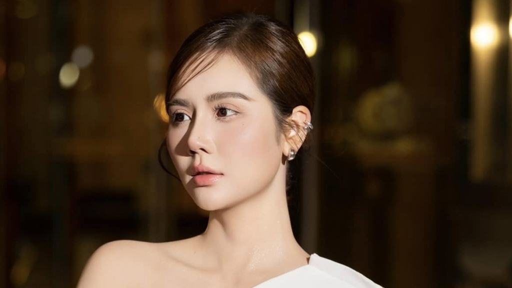 Phan Minh Huyền xinh đẹp, gợi cảm trong bộ ảnh mới