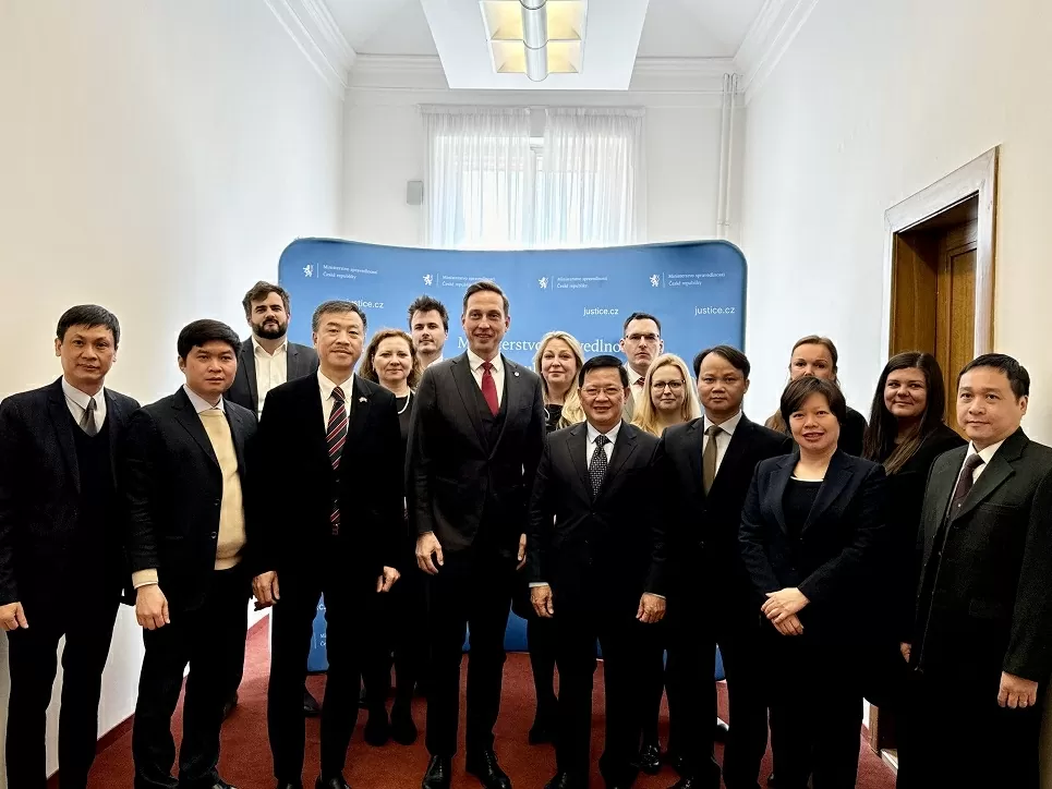 Các cơ quan pháp luật và tư pháp Việt Nam-Czech sẽ có nhiều hoạt động hợp tác trong tương lai Các cơ quan pháp luật và tư pháp Việt Nam-Czech sẽ có nhiều hoạt động hợp tác trong tương lai