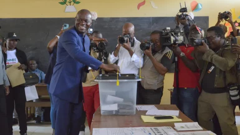 Bầu cử Gabon: Thủ lĩnh quân đội tuyên bố giành chiến thắng áp đảo, sẽ đón nhận nhiệm kỳ tổng thống 7 năm