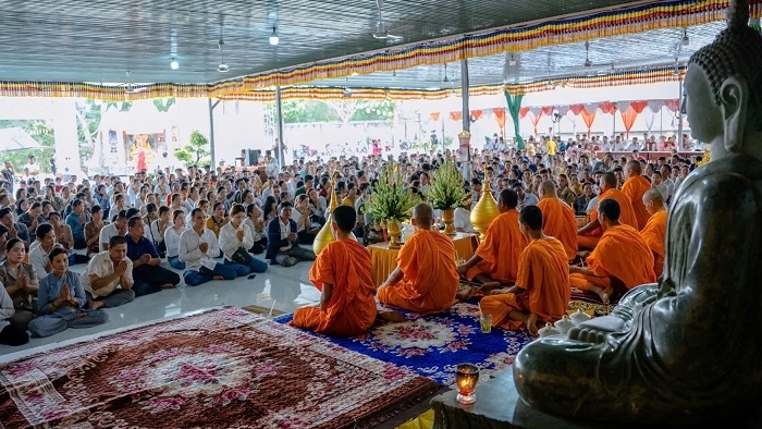 Người Khmer về chùa Tông Kim Quang đón Tết Chol Chnam Thmay
