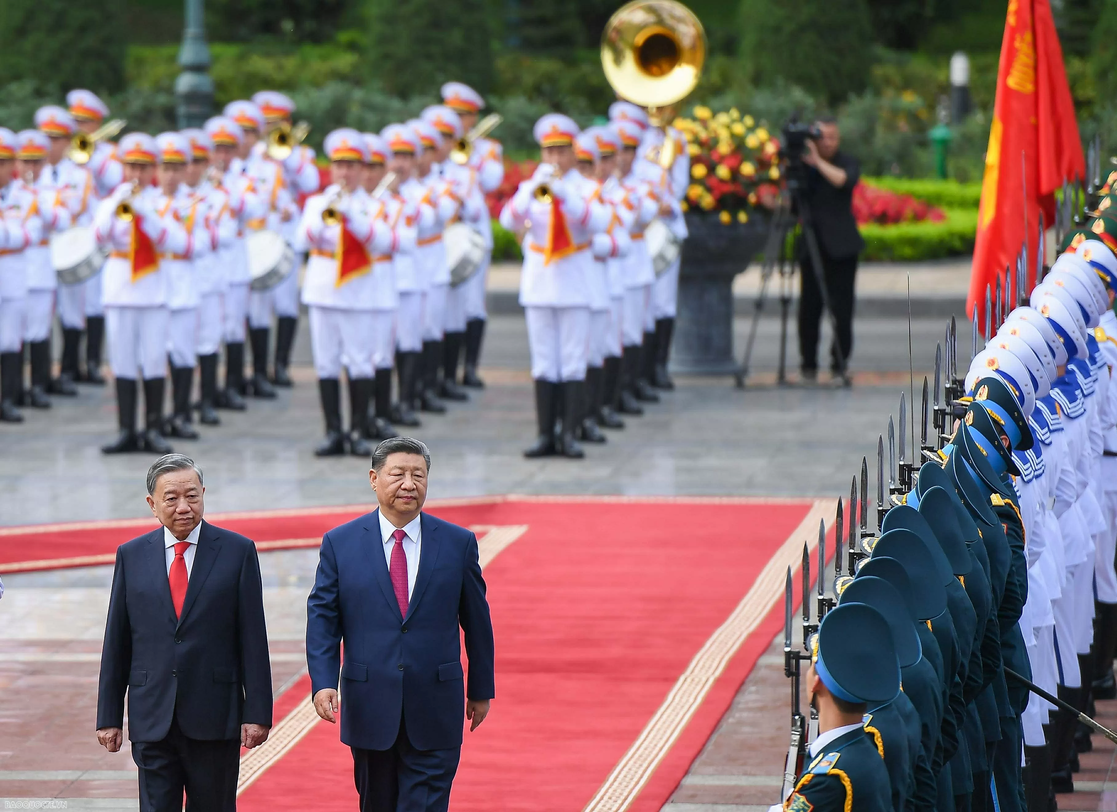 21 phát đại bác chào mừng Tổng Bí thư, Chủ tịch nước Tập Cận Bình thăm cấp Nhà nước Việt Nam 21 phát đại bác chào mừng Tổng Bí thư, Chủ tịch nước Tập Cận Bình thăm cấp Nhà nước Việt Nam