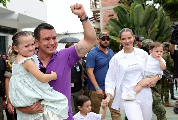 Ecuador: Cuộc bầu cử tổng thống ngã ngũ, kết quả 'phản ánh trung thực ý chí người dân' Ecuador: Cuộc bầu cử tổng thống ngã ngũ, kết quả 'phản ánh trung thực ý chí người dân'