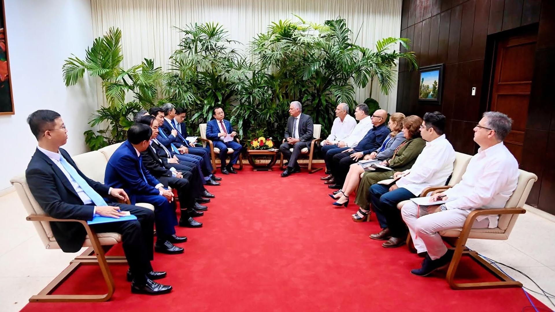 Việt Nam và Cuba đẩy mạnh hợp tác qua chuyến thăm ý nghĩa