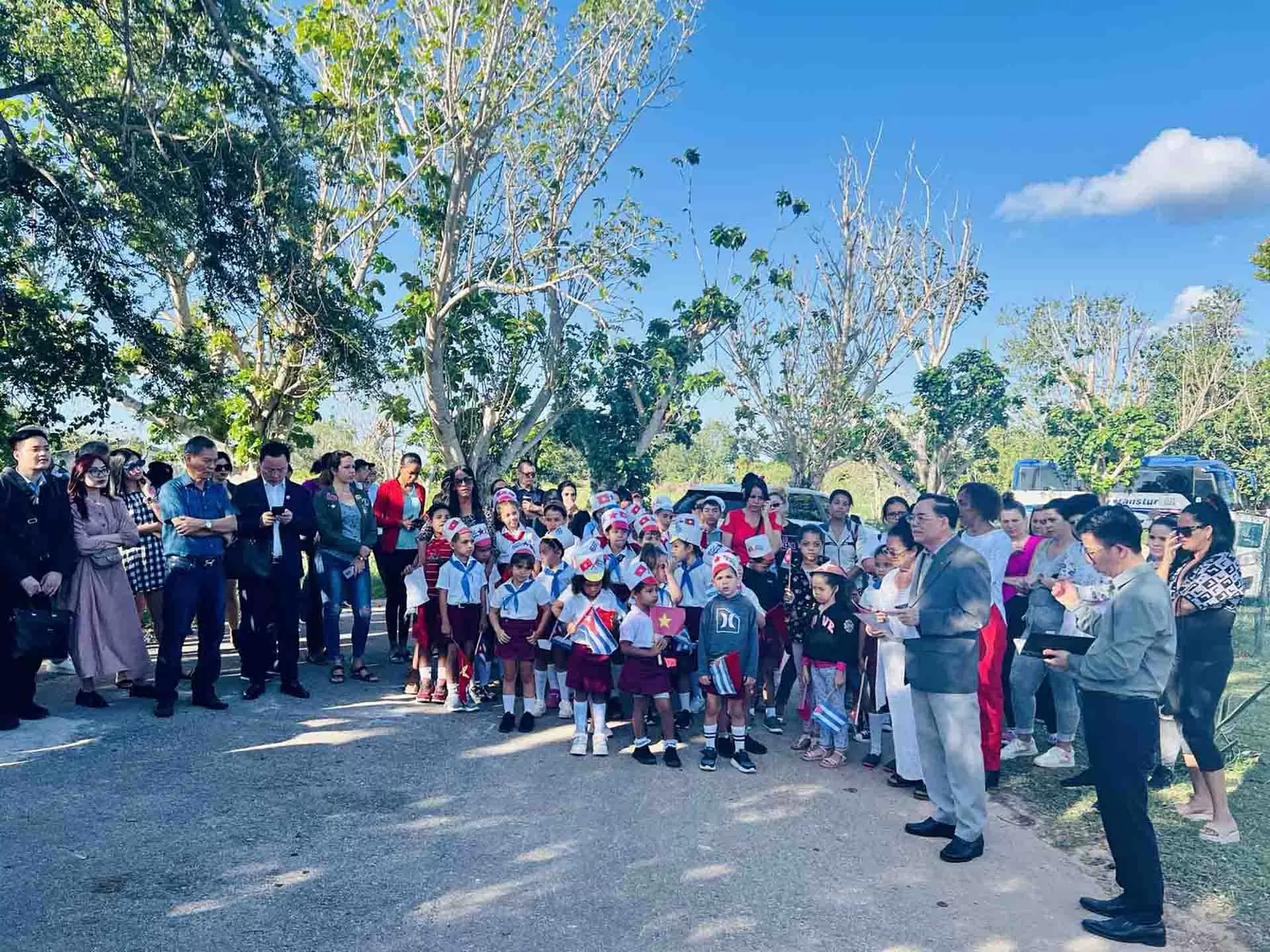 Việt Nam và Cuba đẩy mạnh hợp tác qua chuyến thăm ý nghĩa Việt Nam và Cuba đẩy mạnh hợp tác qua chuyến thăm ý nghĩa