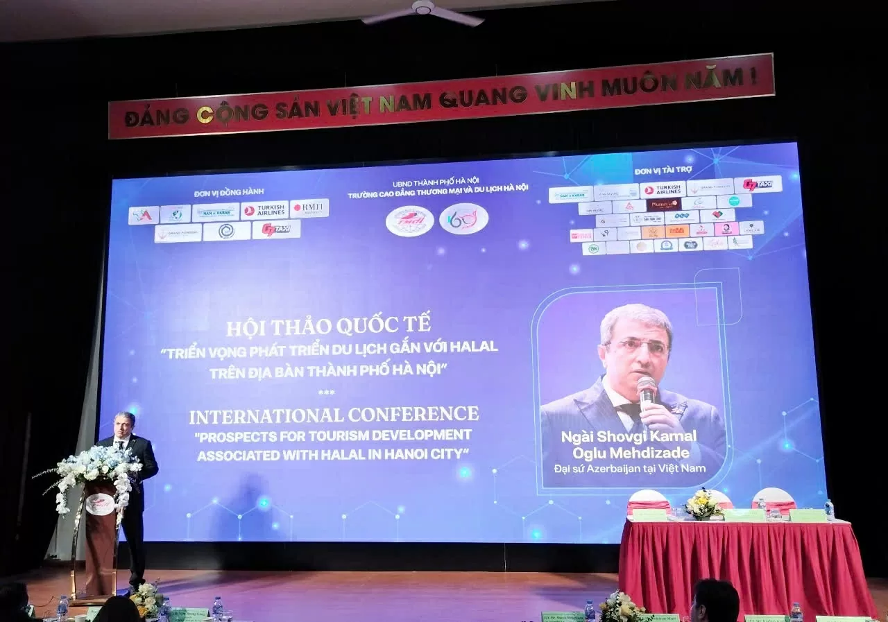 Đại sứ nước Cộng hòa Azerbaijan tại Việt Nam Shovgi Mehdizade bày tỏ vui mừng khi Chính phủ Việt Nam đã nhận thức được tầm quan trọng của thị trường du lịch Hồi giáo. (Ảnh: Hải Phương) Đại sứ nước Cộng hòa Azerbaijan tại Việt Nam Shovgi Mehdizade bày tỏ vui mừng khi Chính phủ Việt Nam đã nhận thức được tầm quan trọng của thị trường du lịch Hồi giáo. (Ảnh: Hải Phương)