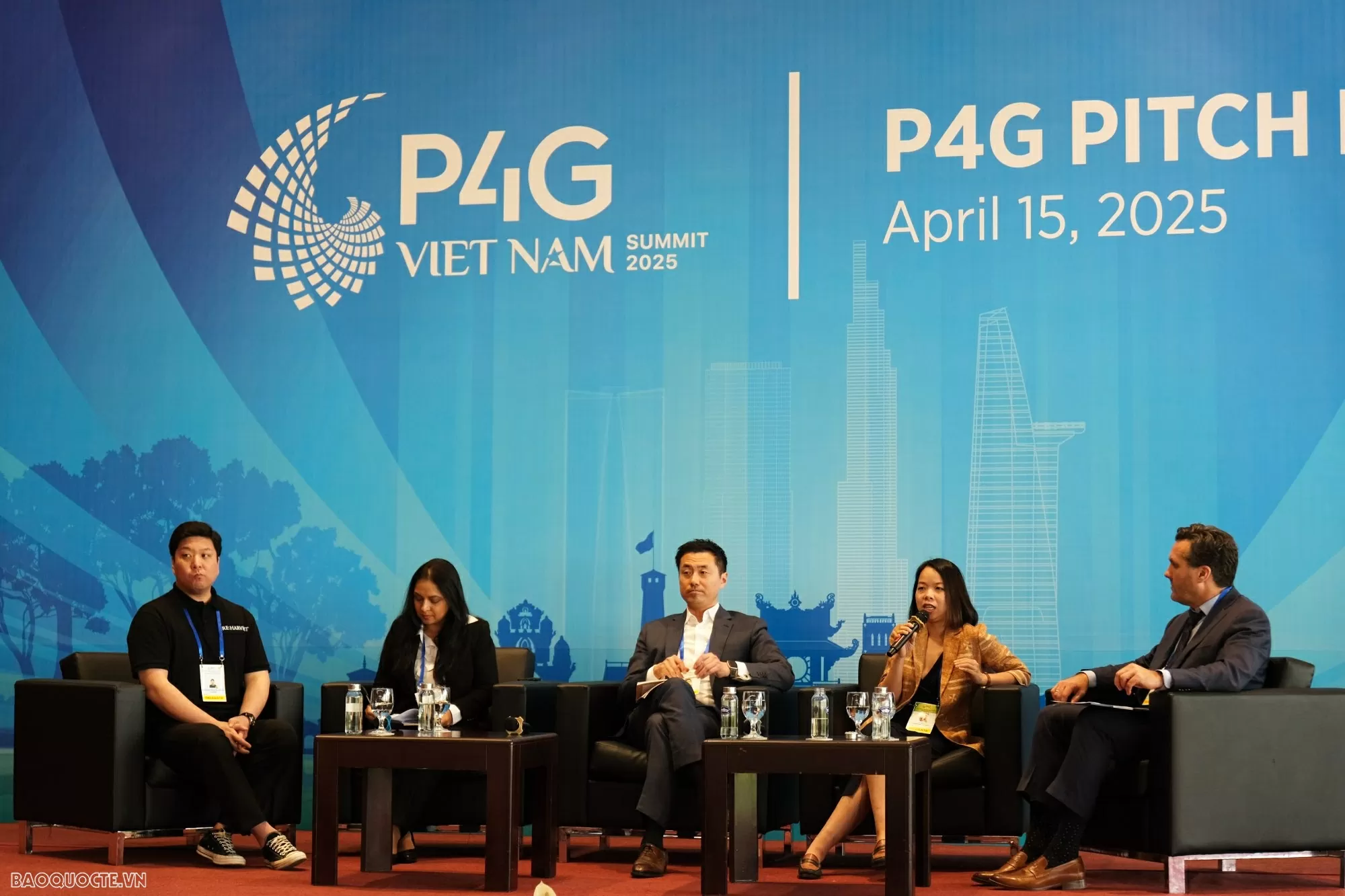 Các đại diện doanh nghiệp, tổ chức tài chính và nhà đầu tư đến từ nhiều quốc gia tham gia thảo luận. (Ảnh: Ngọc Anh)