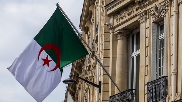 Pháp ăn miếng trả miếng, tuyên bố trục xuất ngoại giao với Algeria, triệu hồi Đại sứ