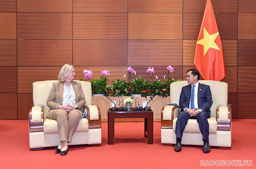 Quốc vụ khanh Ngoại giao Đan Mạch Lina Hansen nhận định Đan Mạch luôn coi trọng hợp tác với Việt Nam, đánh giá cao việc Việt Nam đăng cai tổ chức thành công Hội nghị Thượng đỉnh P4G đồng thời là điểm sáng trong khu vực về thu hút đầu tư xanh trong đó có đầu tư của Đan Mạch.  