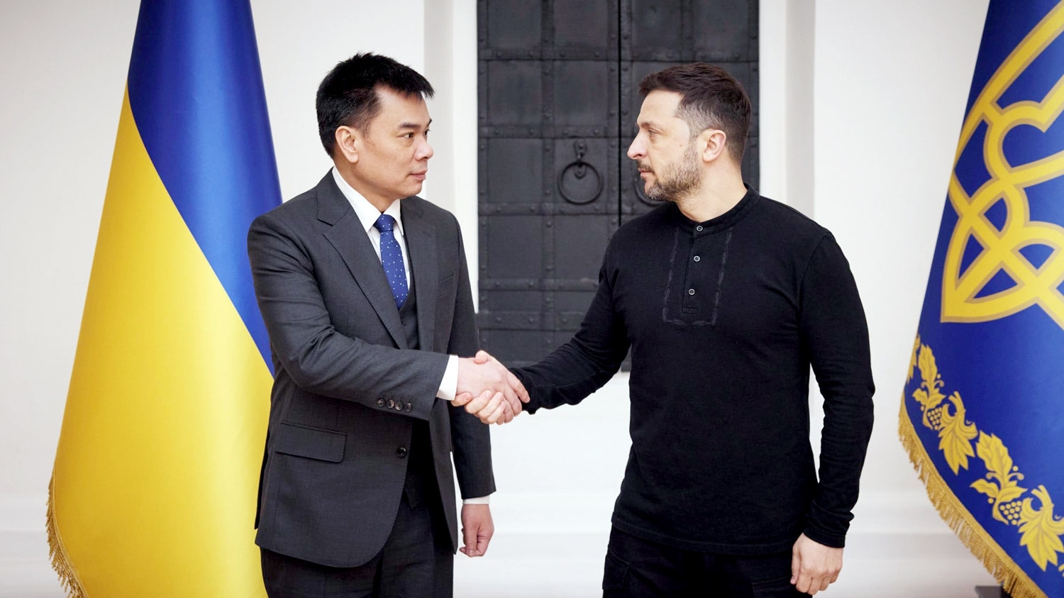 Đại sứ Việt Nam tại Ukraine trình Quốc thư lên Tổng thống Volodymir Zelensky