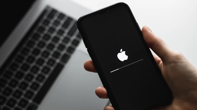 Cập nhật ngay iOS 18.4.1 để bảo vệ iPhone của bạn