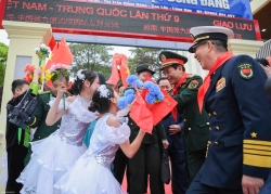 Tình cảm đặc biệt của thầy và trò trường Tiểu học Đồng Đăng dành cho hai Bộ trưởng Quốc phòng Việt Nam và Trung Quốc